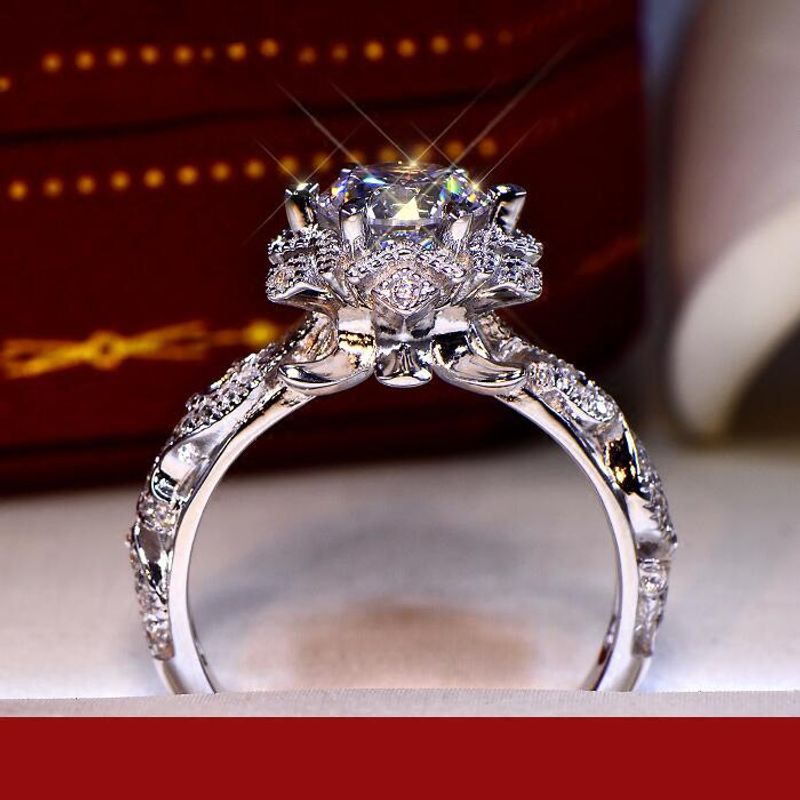 Platinierter, mikrogepflasterter, hohler Blumen-Vollstern-Diamantring für Damenmodetrends mit Zirkonia für die Hochzeit_voghion.com