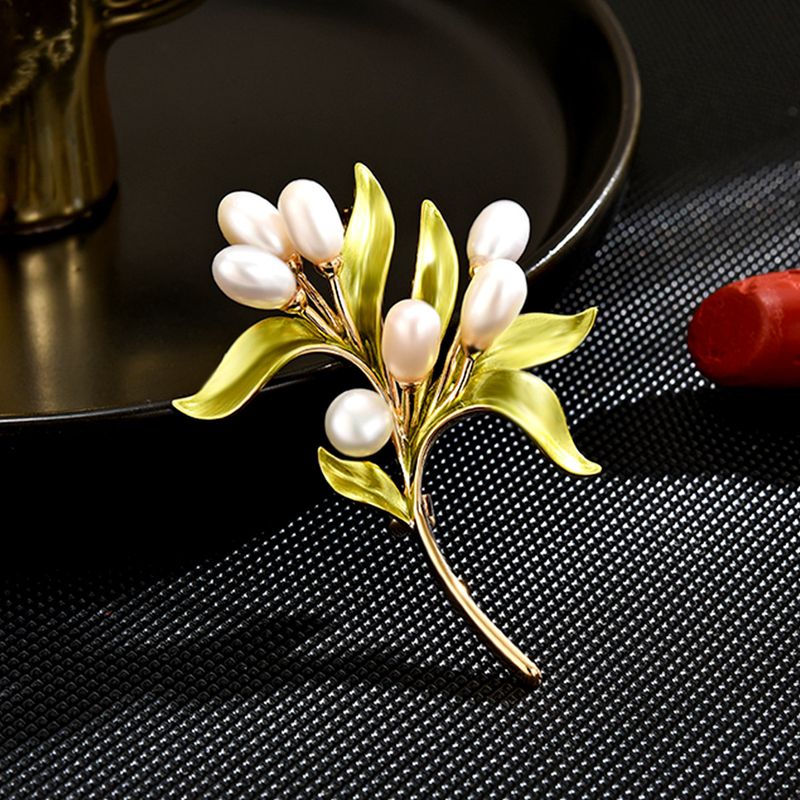 Broșă de perle de lux cu lumină de primăvară, stil nou, versatil și la modă, flori proaspete înflorite, accesorii florale anti-orbire pentru piept_voghion.com