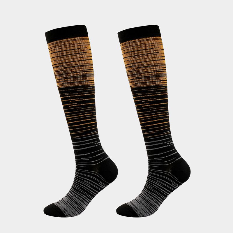 New multi-color gradient striped pressure socks selling sports mid-tube socks for men and women compression socks_voghion.com