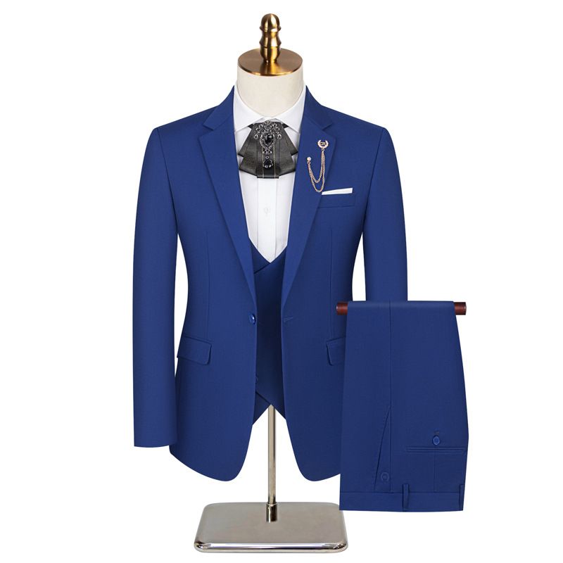 Abbigliamento uomo, abito professionale slim fit, abito da sposa, abito da sposo, abito a tre pezzi, colloquio, riunione formale_voghion.com