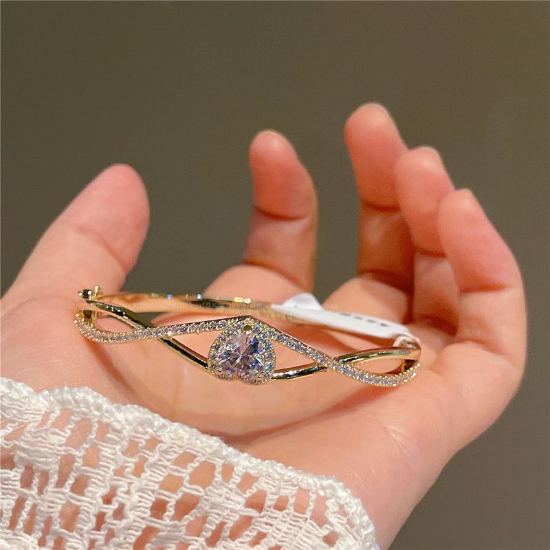 Braccialetto leggero di alta qualità in oro 14K a forma di cuore con placcatura galvanica, elegante, gioielli in oro_voghion.com