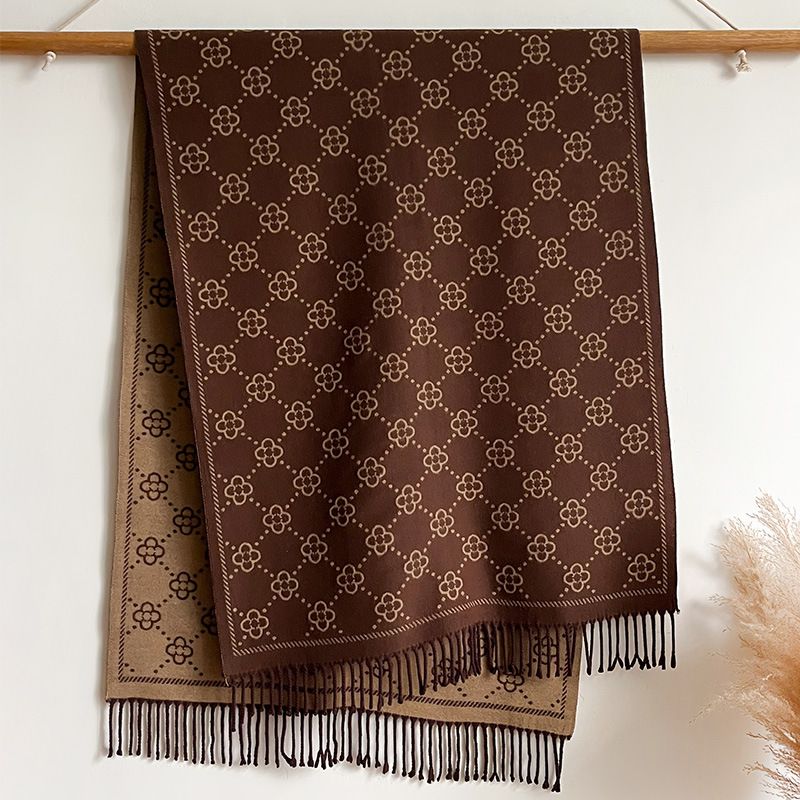 Autumn and winter four leaf flower fashionable women's core yarn  cashmere tassel warm air conditioning shawl_voghion.com