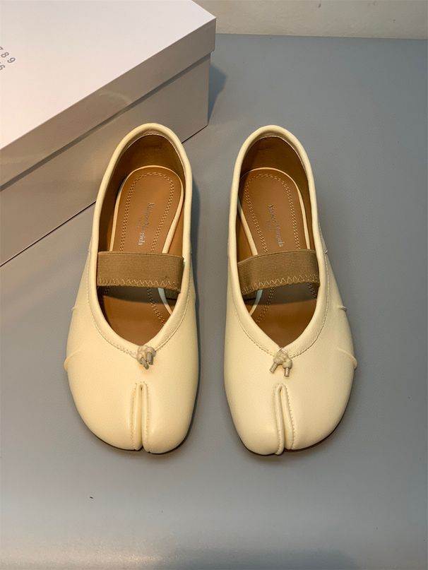 High End 2024 Frühling Neue Tabi Schweinefüße Split Toe Single Damen Echtleder Flachboden Mary Jane One Step Ballet_voghion.com