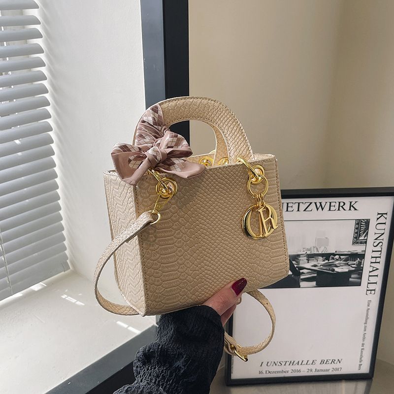 Borsa a mano in coccodrillo da donna, sciarpa in seta intrecciata, borsa Diana, borsa a mano, borsa a tracolla, tracolla diagonale_voghion.com