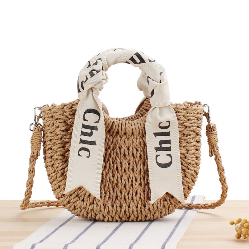 p9Einteiliger Buchstaben-Seidenschal, handgehaltene Papyrus-Strohtasche, Ausflugs-Urlaubshandtasche, Mondtasche_voghion.com