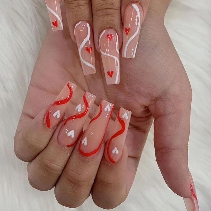 Vlamrood 24 stuks ontwerp kunstnagels draagbaar acryl nepnagels met liefdespatroon Franse lange kist volledige dekking_voghion.com