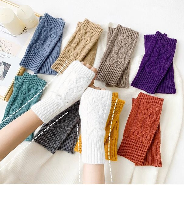 Women's Hats Middle Aged And Elderly Autumn And Winter Warm Knitted Wool Hat Plus Velvet Fashionable All Match Beret Hat Women Winter_voghion.com