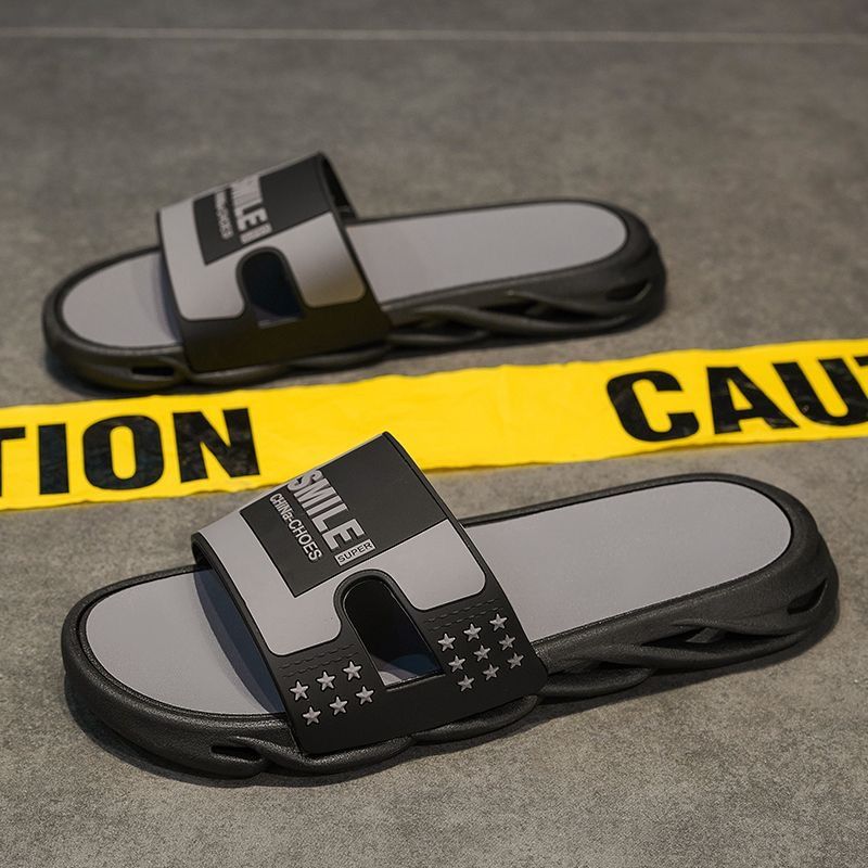 Slippers Men Wearing On The Beach, Anti Slip Trendy Sandals Summer Home Use, Fashionable And Casual One Word For Outdoor_voghion.com