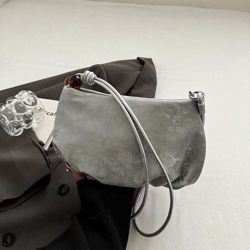 Borsa a mano con perline in stile cinese per donna, 2024, nuova borsa a tracolla versatile con catena in velluto a forma di nuvola_voghion.com