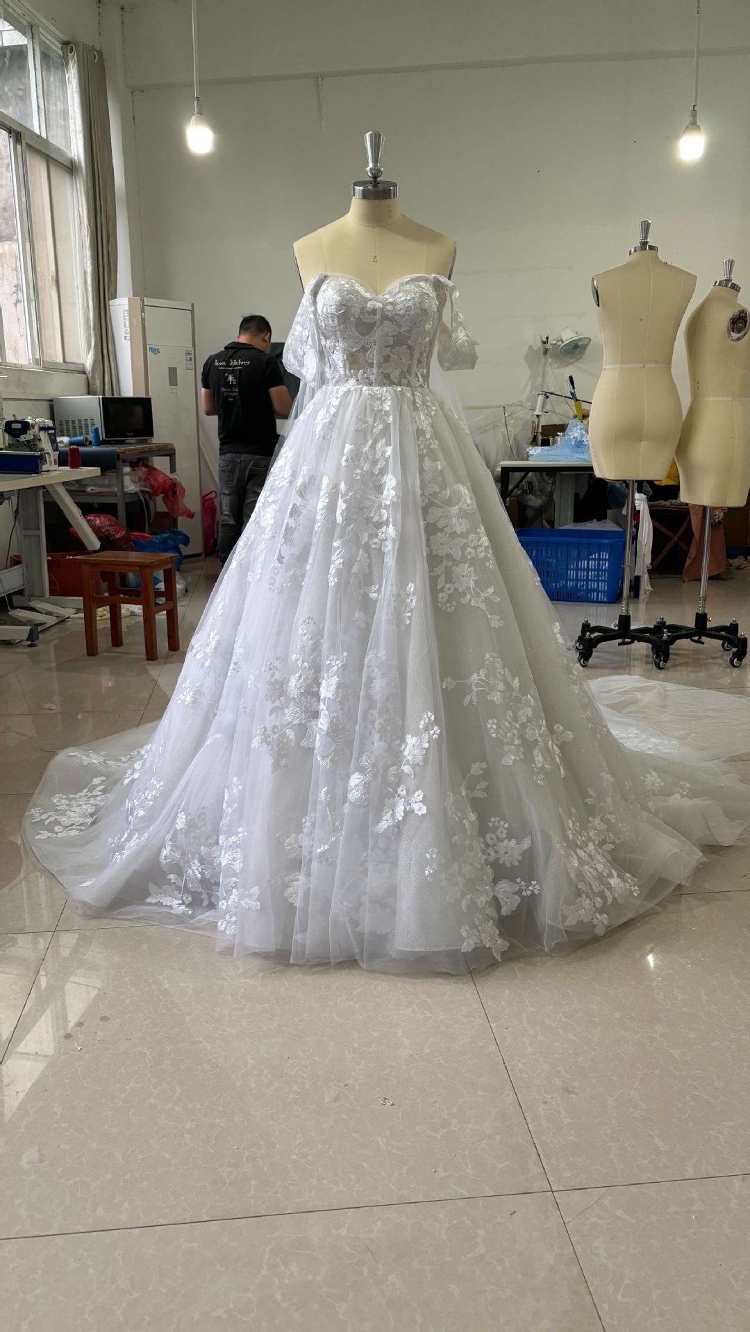 Light wedding dress French 2025 new bride trailing simple atmosphere high end one shoulder retro temperament main yarn summer_voghion.com