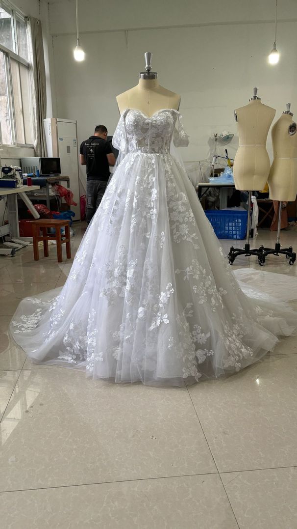 Light wedding dress French 2025 new bride trailing simple atmosphere high end one shoulder retro temperament main yarn summer_voghion.com