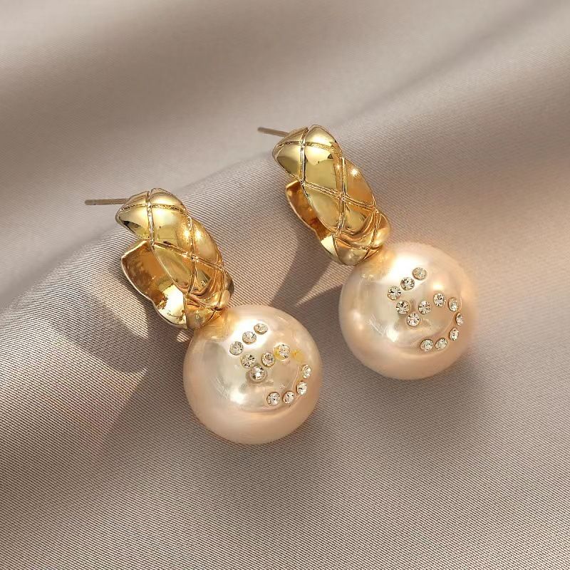 Women's s925 silver needle vintage pearl earrings new trendy high-grade light luxury earrings fashionable all-match earrings for women_voghion.com