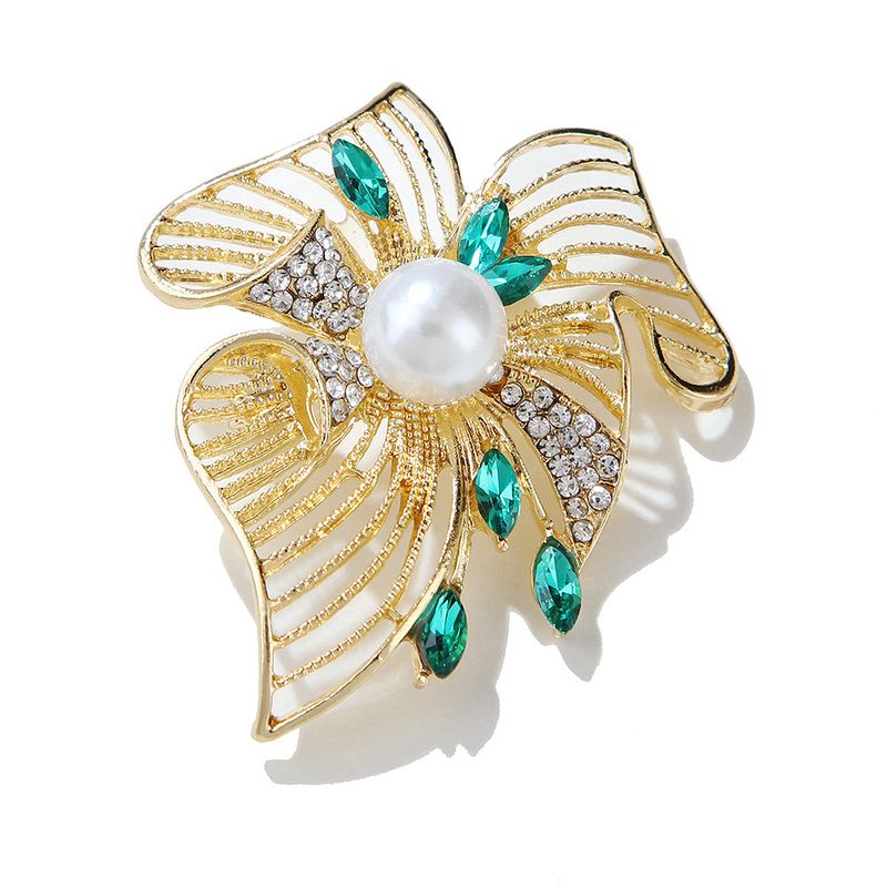 fashion niche light luxury retro heavy emerald pearl corsage temperament clothing pin accessories_voghion.com