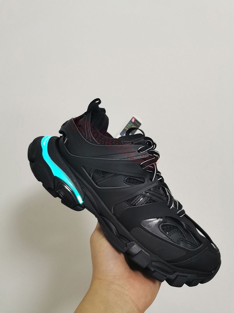 2024 Designer LED Track Sneaker per uomo e donna Scarpe Track Runner LED Illuminato Gomma Pelle Grigio Trainer Nylon Stampato_voghion.com