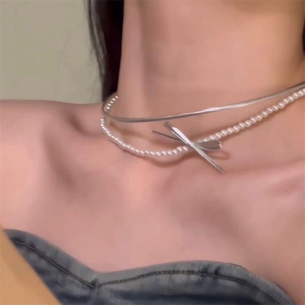 Collana con nappa a farfalla in pietra frantumata di Nicchia, con temperamento leggero e lussuoso per le donne, stile semplice e fatato._voghion.com