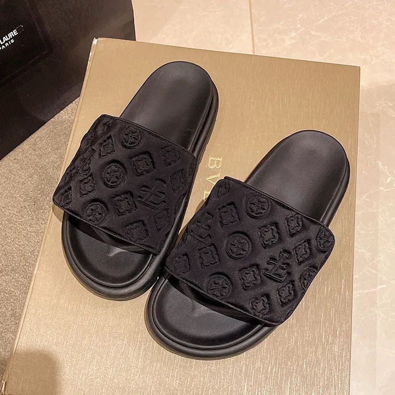 Thick Soled Slippers For Women New Velcro Platform Bottom Beach Sandals For Summer Celebrity Fashion Flip Flops_voghion.com