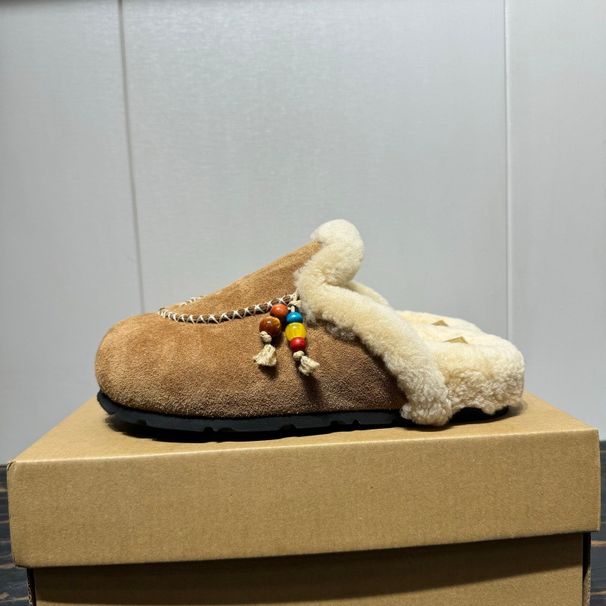 SF Express versandkostenfrei: Pantoletten mit Perlenbesatz, Wintermodell 2025, neues Design, integriertes Lammfell, dicke, warme Hausschuhe_voghion.com