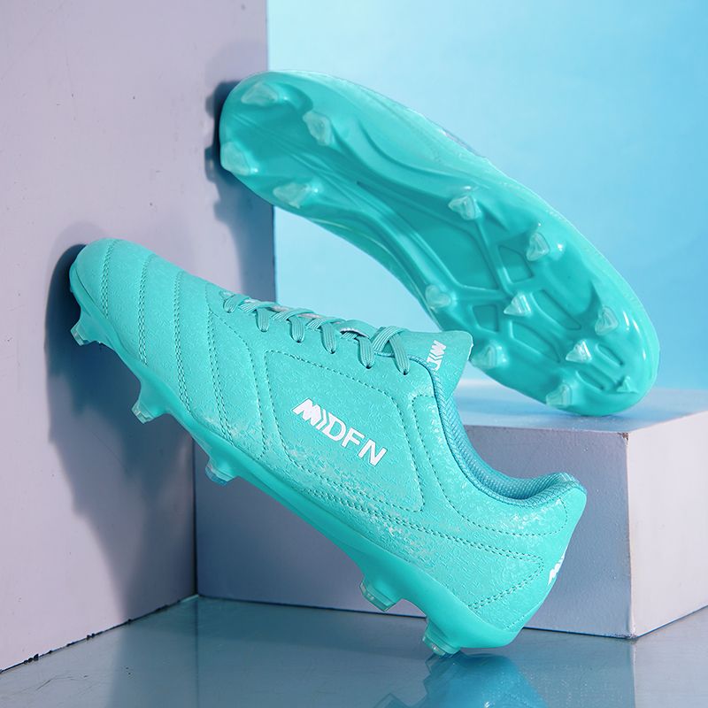 Teen football shoes with long spikes _voghion.com
