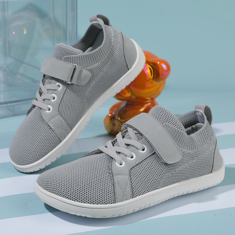 Zapatillas transpirables con cierre de velcro para niños: ligeras, de malla y piel sintética, para jugar al aire libre. Suela flexible para correr y practicar deportes._voghion.com