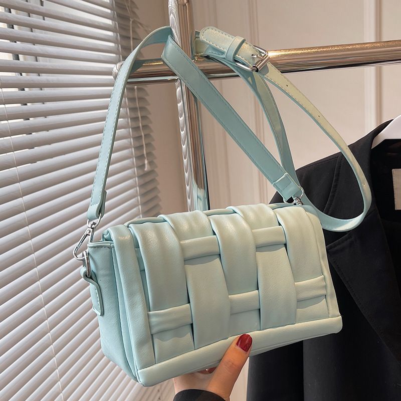 Sommer Mode Alle-spiel Gewebte Tasche Weibliche 2023 Neue Trend Nische Design Schulter tasche einfache ausländischen stil umhängetasche_voghion.com