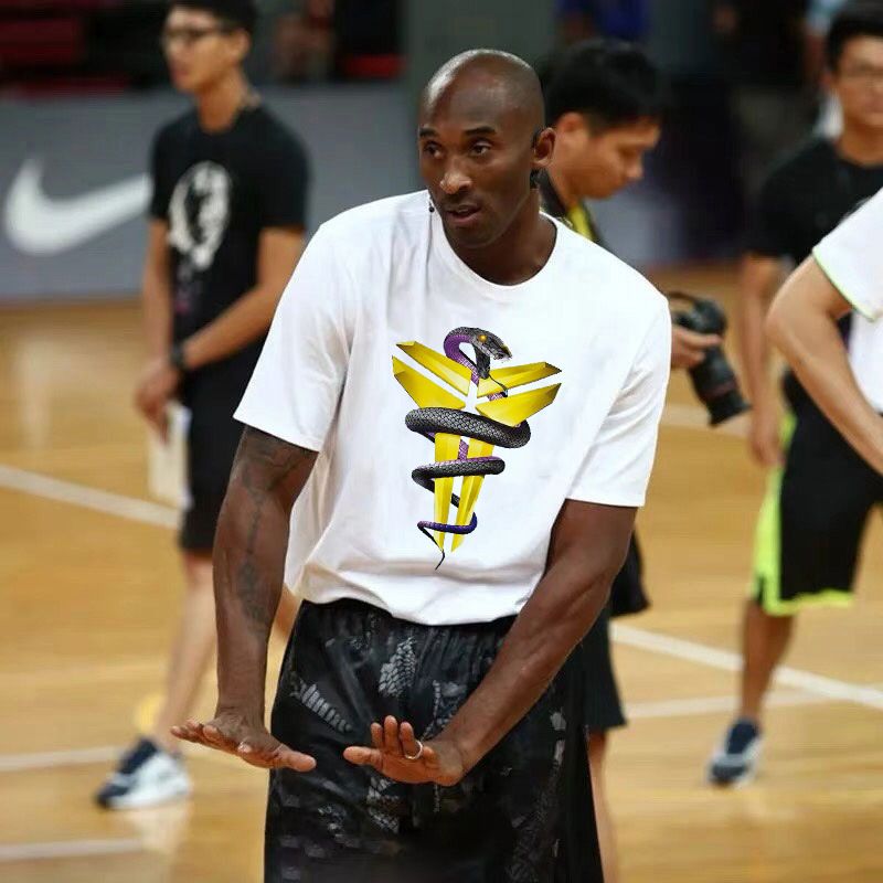【】Coupe ample grande taille Adieu Kobe Bryant T-shirt commémoratif Maillot de basket-ball Black Mamba imprimé manches courtes_voghion.com