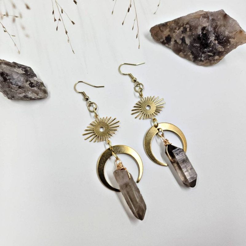 Orecchini in quarzo lunare con ciondolo vintage_voghion.com
