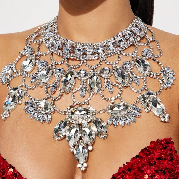 Collana con accessori da concorso scintillanti con strass oversize e design esagerato per le donne_voghion.com