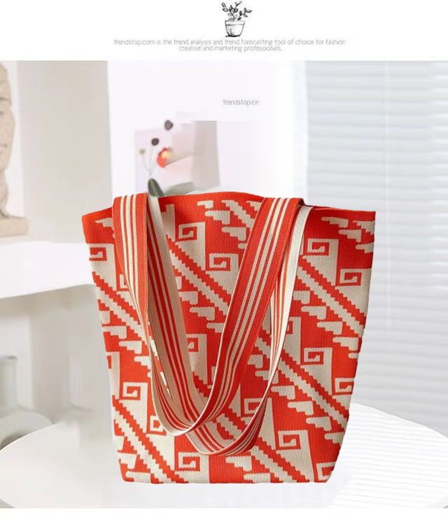 New Large Capacity Bucket Bag Women's Black Geometric Contrast Shoulder Bag Retro Simple Matching Knitted Handbag_voghion.com