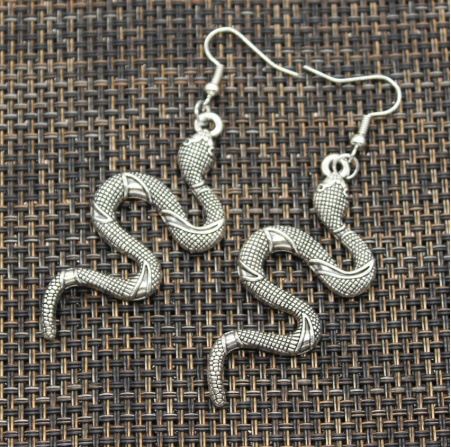 Orecchini a forma di serpente, stile trendy e cool, stile giapponese e coreano, con clip per le orecchie versatili._voghion.com