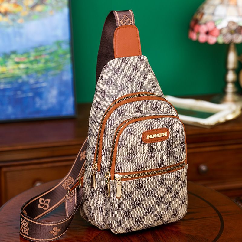 Women's Chest New Large-capacity Simple Shoulder PU Soft Leather Feeling Plaid Contrasting Color Leisure Travel Bag_voghion.com