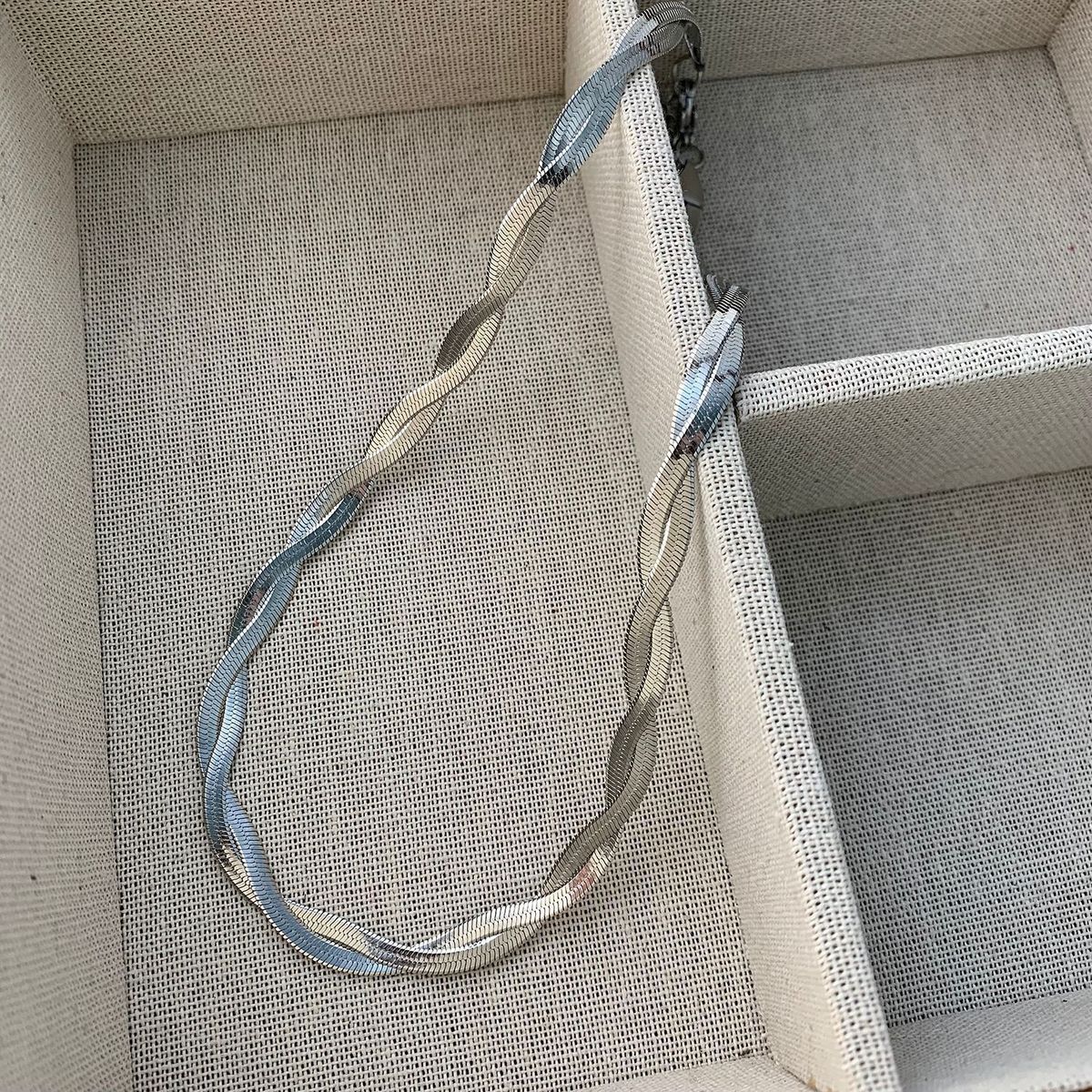 Collana abbagliante con lame avvolte e set di gioielli per le mani in acciaio al titanio placcato oro, design di nicchia per le donne_voghion.com