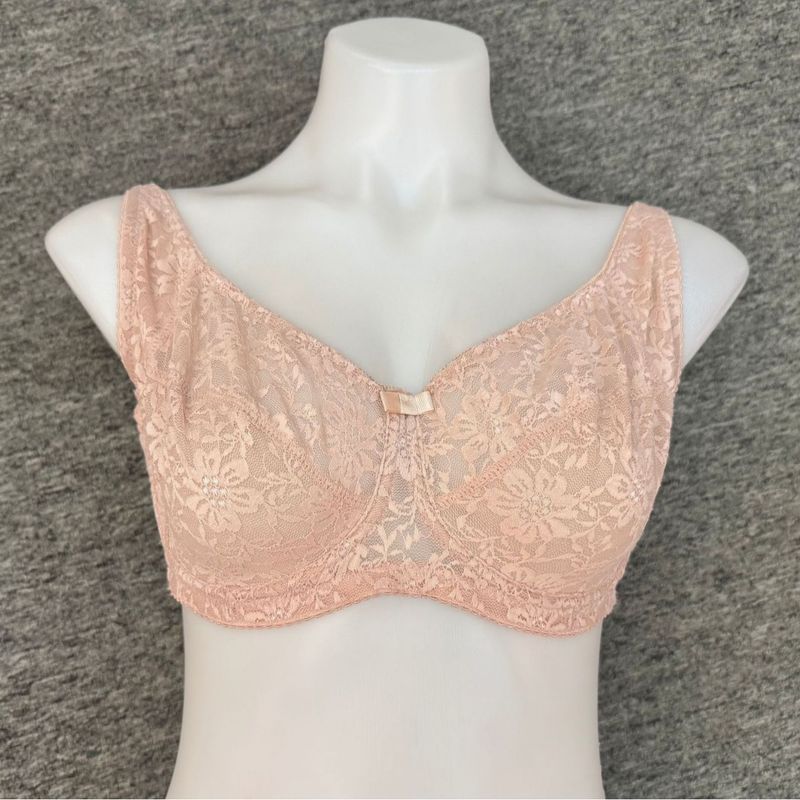 Soutien-gorge push-up élégant à armatures en dentelle pour femmes rondes – Confortable, respirant et maintien ajustable. Disponible en blanc, noir et nude._voghion.com