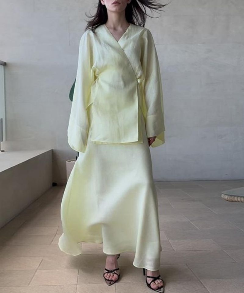 Completo da donna con gonna a maniche lunghe con lacci, elegante e casual, due pezzi_voghion.com