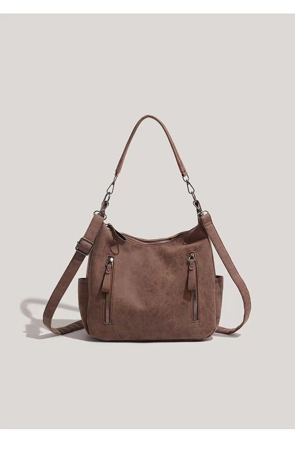 2024 new large capacity Korean versatile frosted diagonal cross texture single shoulder commuting tote bag_voghion.com