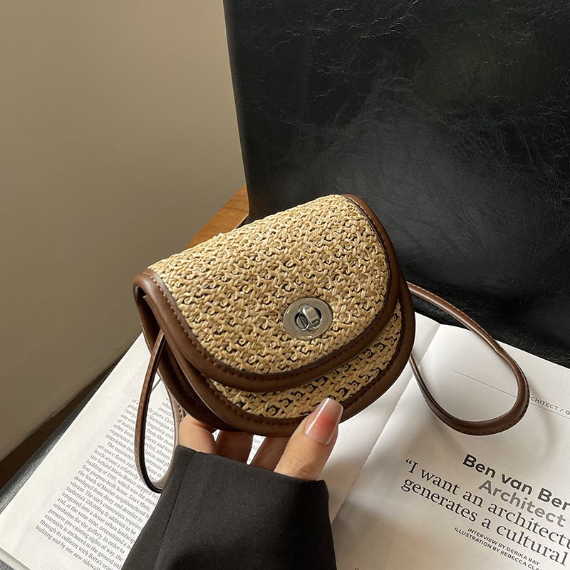 Borse a tracolla per bambini, Borsa a conchiglia mini abbinabile, Borsa a tracolla per bambini e bambine, in paglia intrecciata, con rossetto, da donna_voghion.com