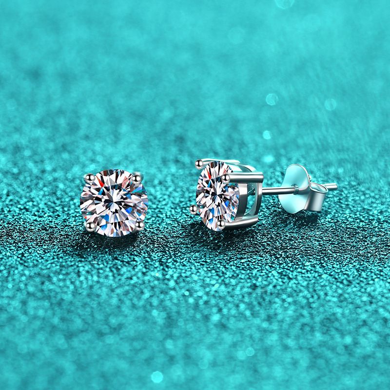 S925 Ayar Gümüş Moda Basit Klasik Dört Pençe Küpe Küpeler Kadınlar İçin Moissanite Küpeler_voghion.com