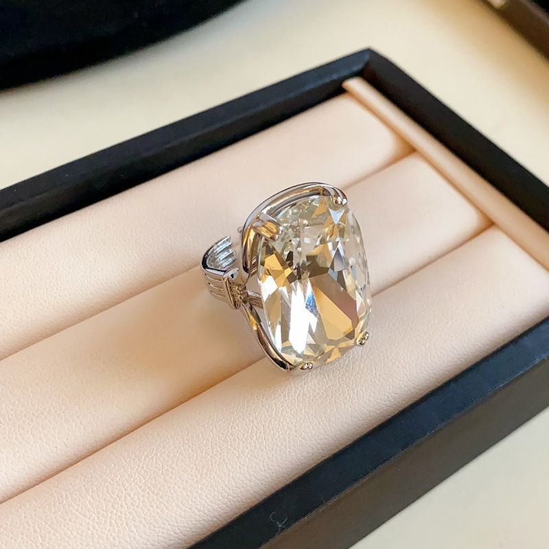 Exaggerated Personality Big Diamond Elegant High-end Sense Niche Design Open Index Finger Ring For Women_voghion.com
