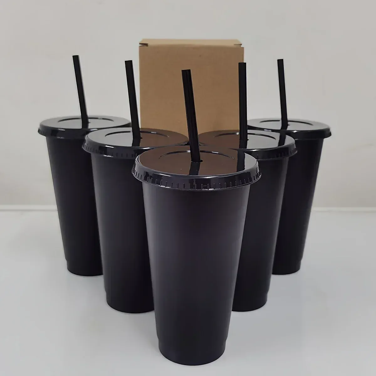 Pacote com 5 copos plásticos reutilizáveis com tampas e canudos, 24 oz, à prova de vazamentos, para café gelado, bebidas geladas, viagem, escritório, par_voghion.com