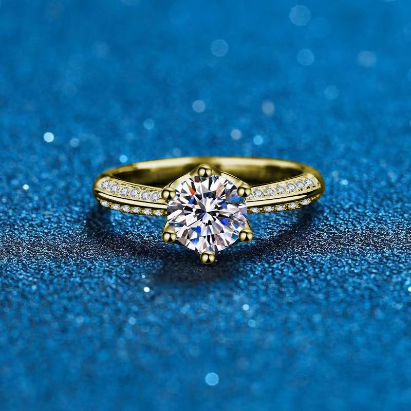 Bague élégante ajustable à six griffes, un carat, sertie de moissanite et de diamants, diffusée en direct par Half The Country_voghion.com