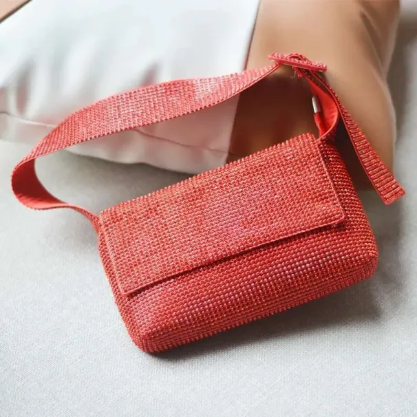 2025 Hot Woman Designer Tote Handtas Rode Strass Avond Clutch Vrouwelijke Kristal Dias Dinerfeest Handtassen Tas_voghion.com