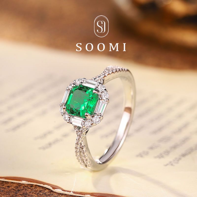 Anello da donna con design di nicchia in zircone smeraldo, 2025, nuova sensazione di lusso leggero e di alta gamma, anello con apertura per l'indice_voghion.com