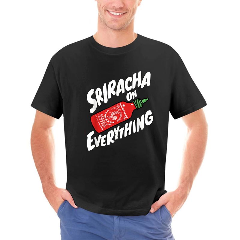 Meeste Sriracha on Everything puuvillane T-särk_voghion.com