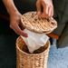 Handgewebter Rattan-Abfallkorb - Mini-Mülleimer im rustikalen Stil für Schlafzimmer und Büro_voghion.com