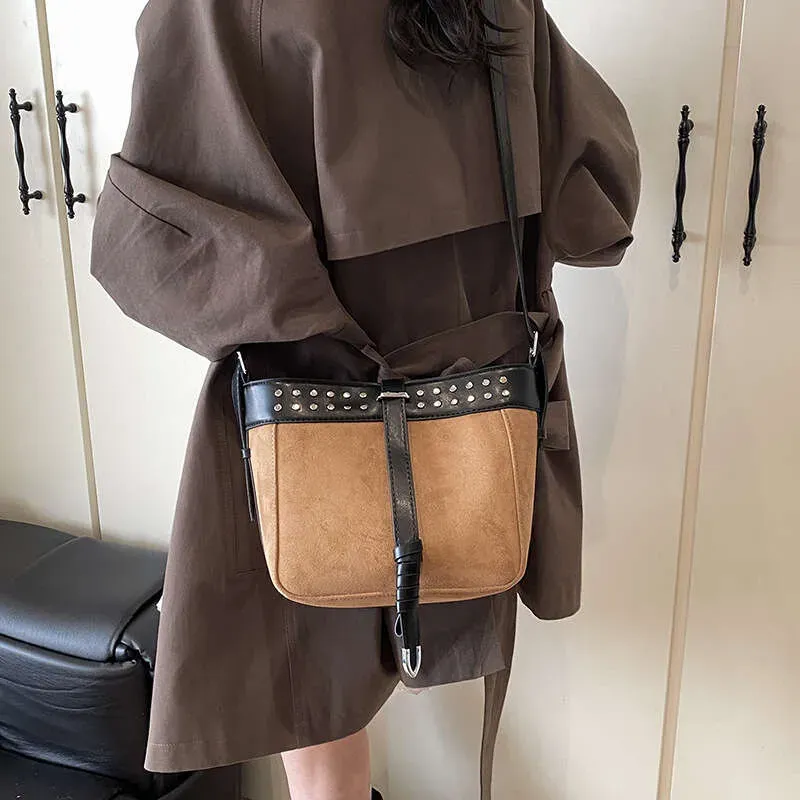 Artistic Shoulder Strap Lazy Wide Italian Postman Color-Block Style Large Capacity Women's Crossbody Bag_voghion.com