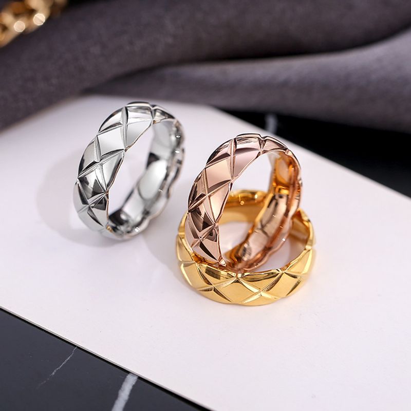 Trendy Wave Edge Gladde Diamant Mode Koppel Titanium Stalen Kruispatroon Wijsvinger Ring_voghion.com