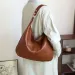 Oil Wax Leather Women's Trendy Commuting Tote Large Capacity New High-end Feel Shoulder Bag_voghion.com