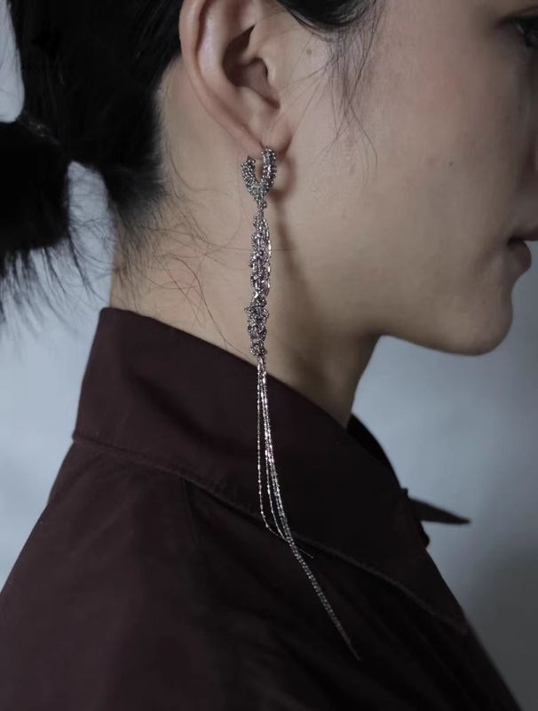 Orecchini pendenti da donna in stile francese leggero - Accessori per le orecchie con nappe intrecciate lunghe e minimaliste di alta qualità e design di nicchia_voghion.com