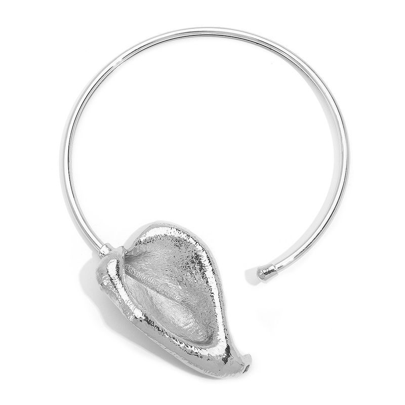 N12144 European And American Exaggerated Poplar Leaf Three Dimensional Metal Style Necklace Light Luxury Retro Niche High End Necklace Female_voghion.com