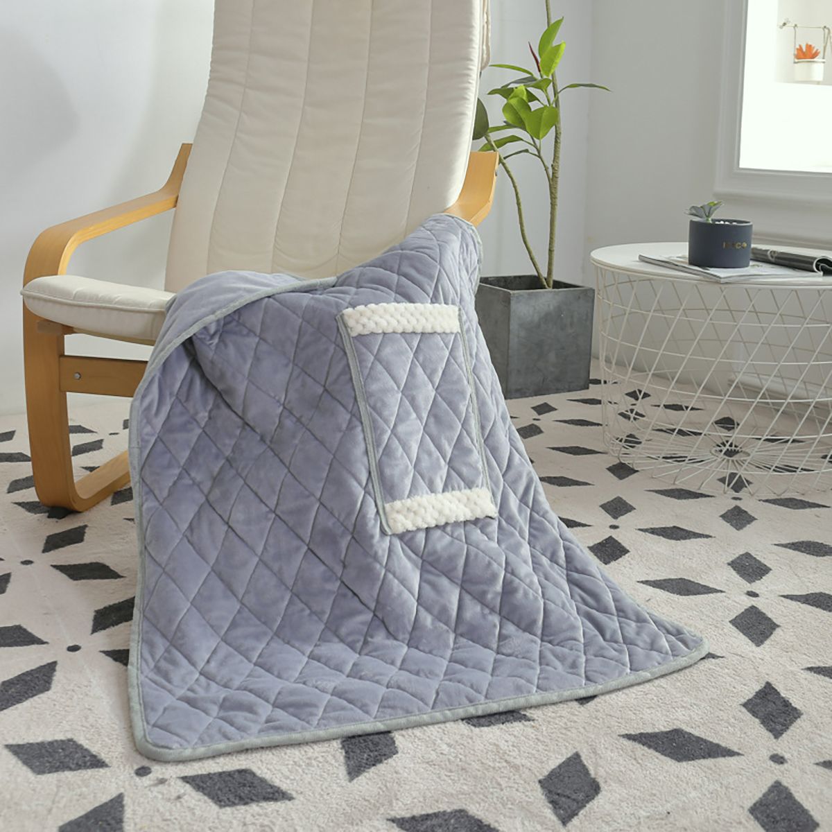 Heizdecke mit USB-Stecker, waschbare Materialien aus Polyester, unter 36 W, warme Hände und Füße, unverzichtbar für die Mittagspause im Homeoffice._voghion.com