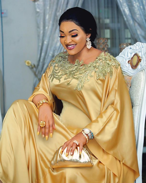 silk fabric round tie diamond lace robe source goods_voghion.com